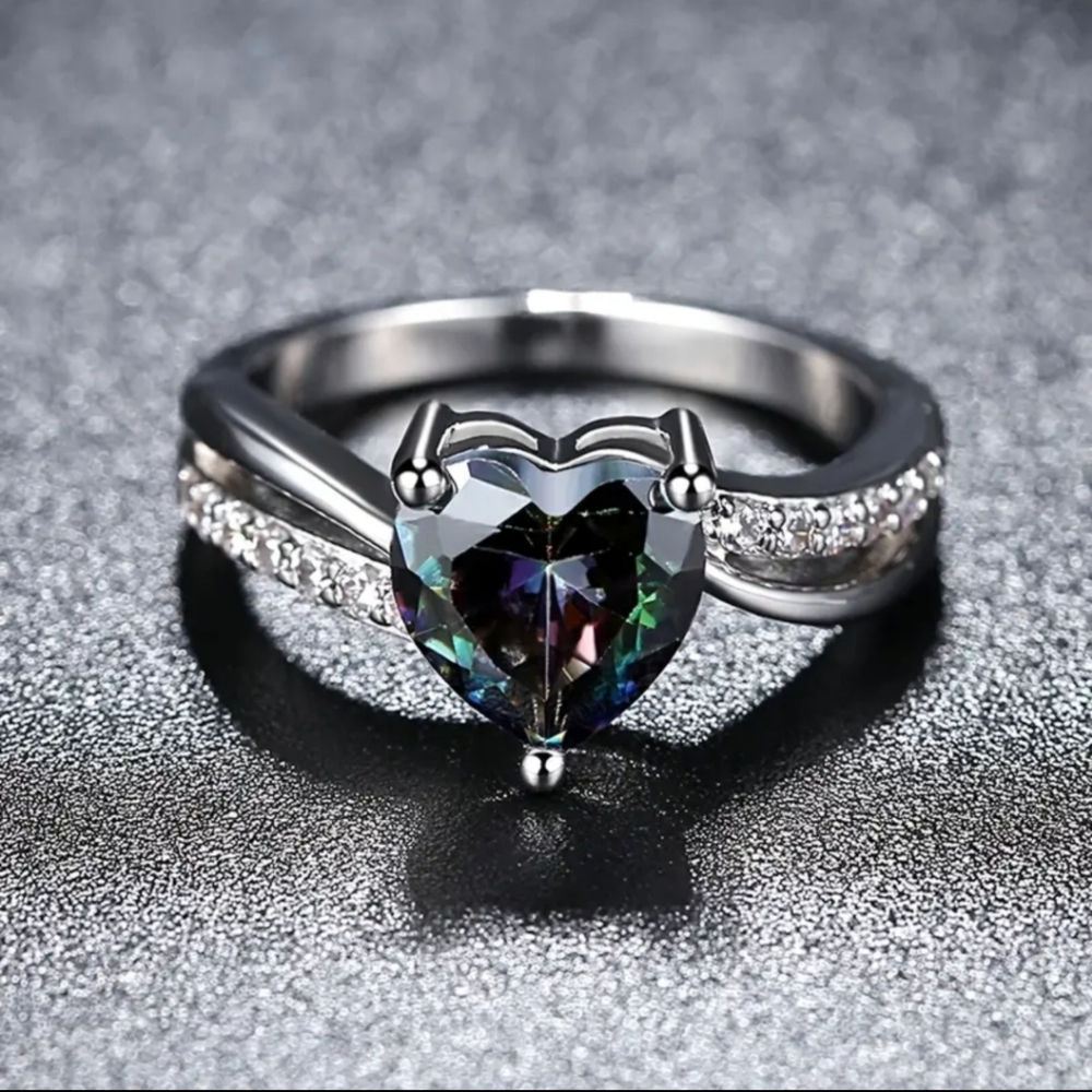Women's Ring Love Heart Shaped Couple Ring Rainbow Zircon​